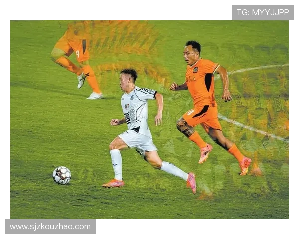 踢后卫的足球明星们如何在绿茵场上展现个人魅力与团队精神 踢后卫的足球明星们如何在绿茵场上展现个人魅力与团队精神