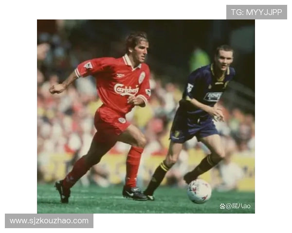 边后卫的足球明星们如何在绿茵场上书写自己的传奇故事